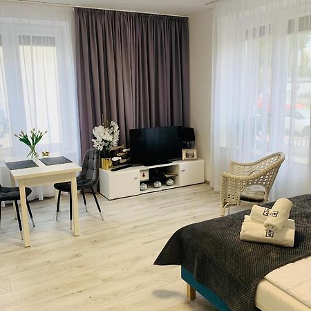 Apartament Walczaka 22 Miejsce Parkingowe ゴジュフ・ヴィエルコポルスキ エクステリア 写真