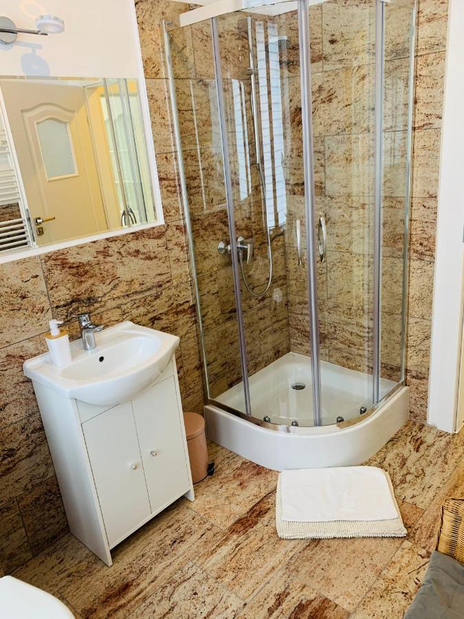 Apartament Walczaka 22 Miejsce Parkingowe ゴジュフ・ヴィエルコポルスキ エクステリア 写真