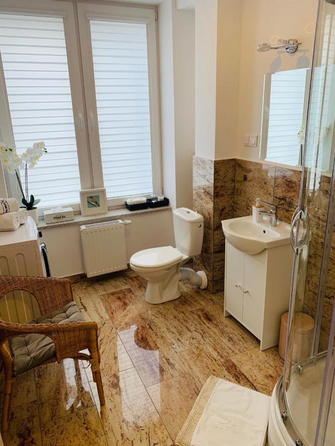 Apartament Walczaka 22 Miejsce Parkingowe ゴジュフ・ヴィエルコポルスキ エクステリア 写真