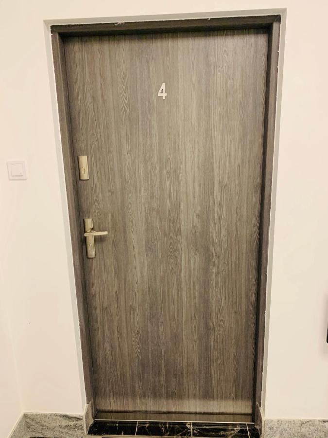 Apartament Walczaka 22 Miejsce Parkingowe ゴジュフ・ヴィエルコポルスキ エクステリア 写真